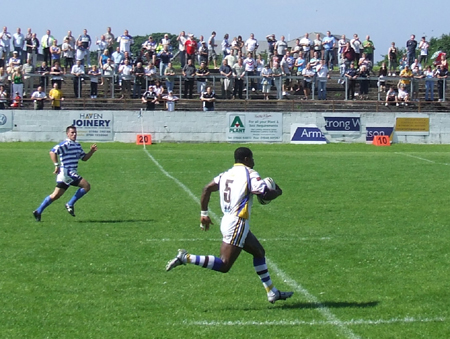 Adibisi outruns entire Halifax team